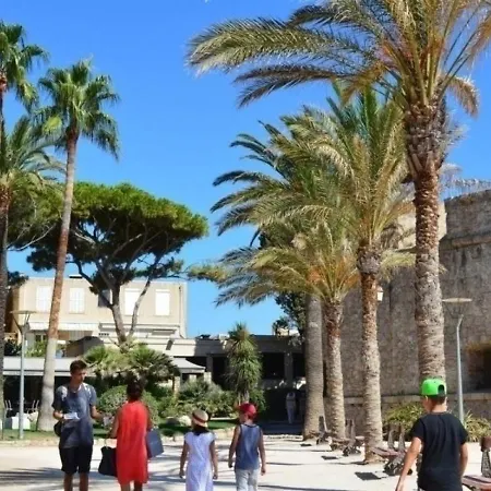 Apartment Des Iles Antibes